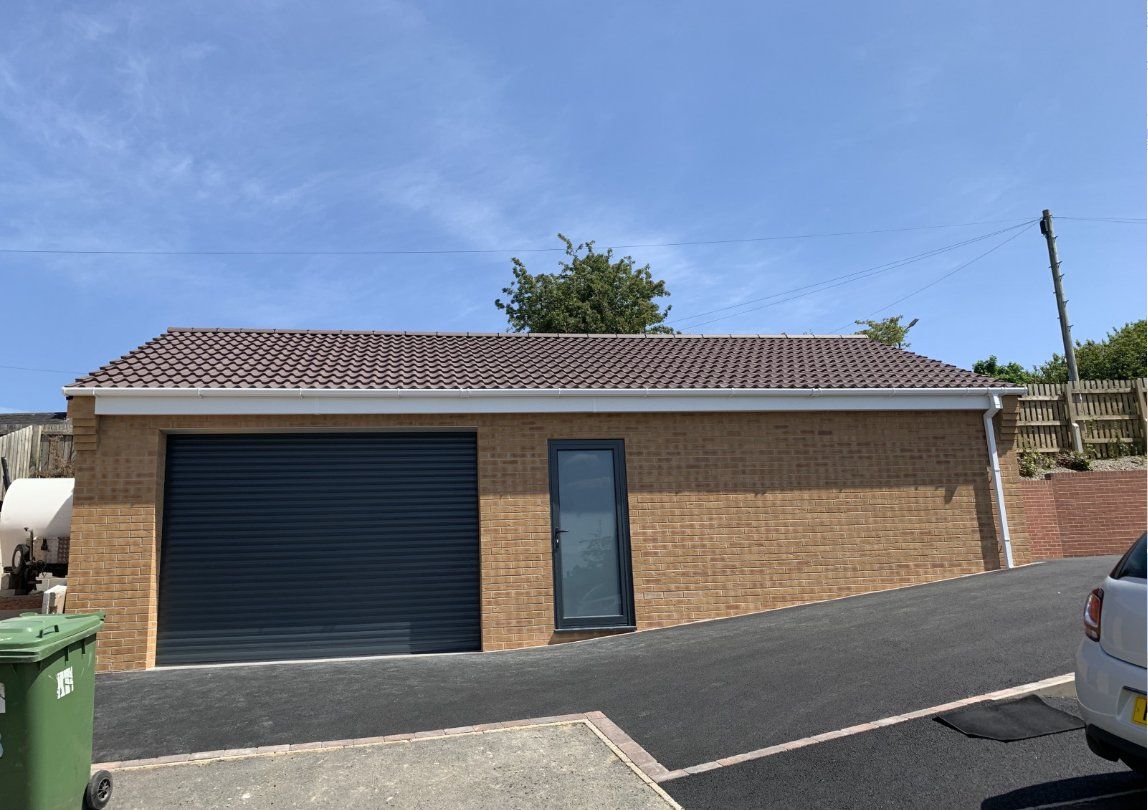 Brick and glass commercial build